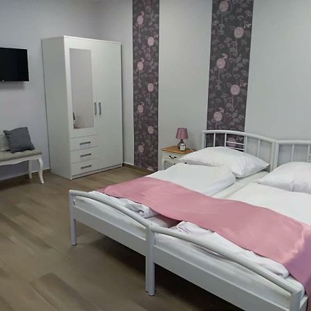 Alma Vendeghaz Hotel Veszprém Exterior foto