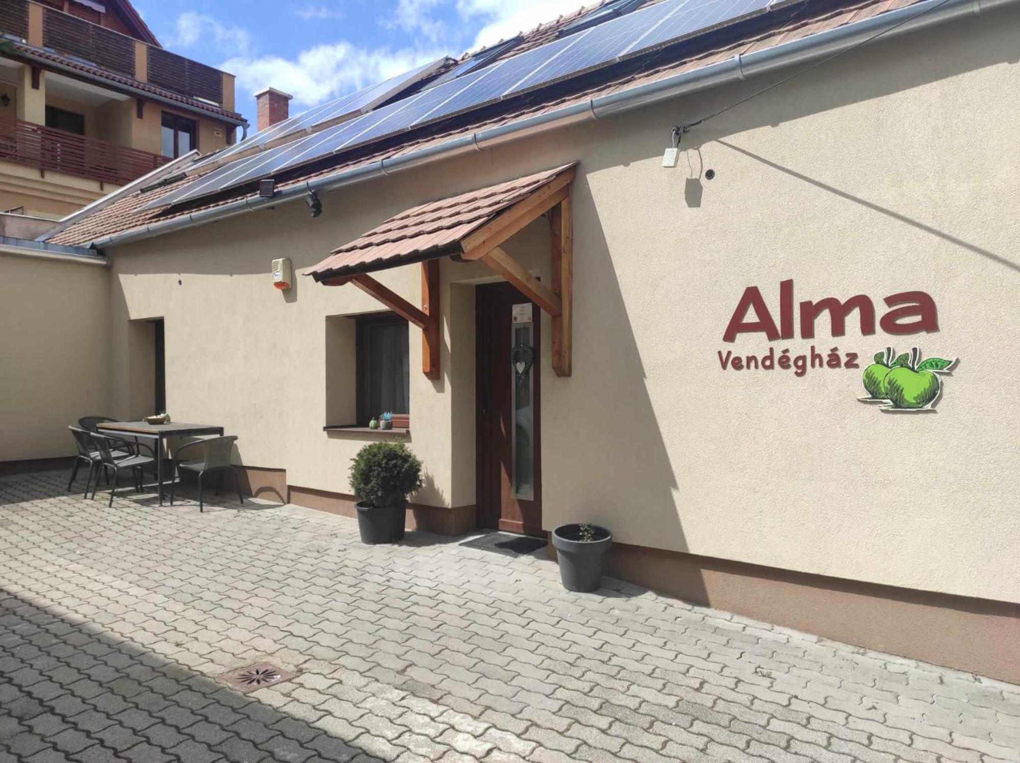 Alma Vendeghaz Hotel Veszprém Exterior foto