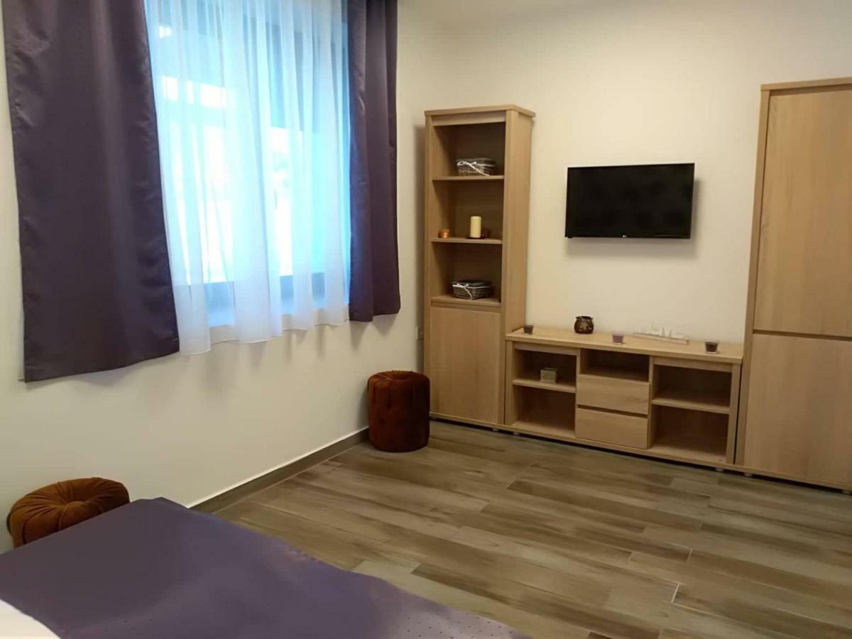 Alma Vendeghaz Hotel Veszprém Exterior foto
